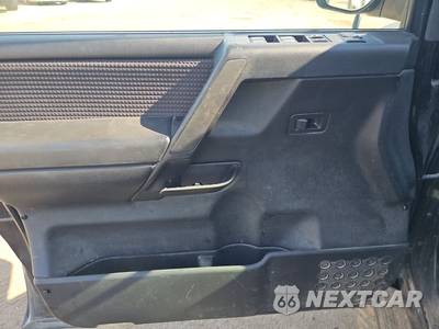 2012 Nissan TITAN SV Crew Cab Short Bed - zdjęcie 9 z 28 - miniatura