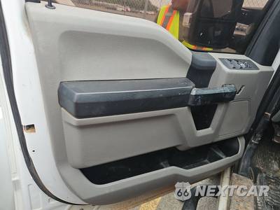2019 Ford Super Duty F-350 Cab Chassis XL Crew Cab DRW - zdjęcie 9 z 31 - miniatura