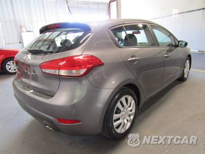 2016 Kia Forte5 LX Hatchback - zdjęcie 6 z 21 - miniatura
