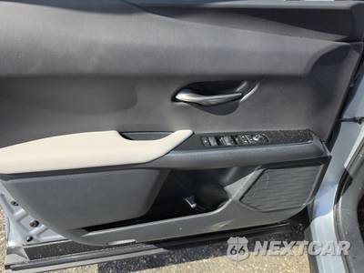 2025 Lexus UX 300h - zdjęcie 9 z 18 - miniatura