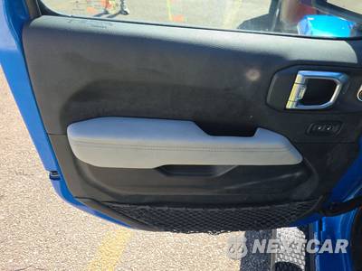 2022 Jeep Wrangler Unlimited 4xe Sahara High Altitude - zdjęcie 9 z 29 - miniatura