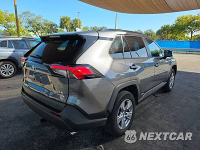 2024 Toyota RAV4 Hybrid LE - zdjęcie 4 z 23 - miniatura