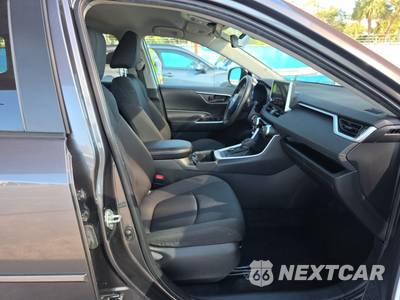 2024 Toyota RAV4 Hybrid LE - zdjęcie 8 z 23 - miniatura