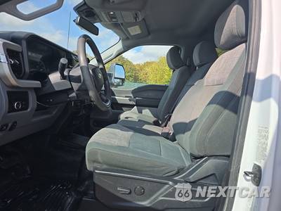 2024 Ford Super Duty F-550 Cab Chassis XLT Crew Cab DRW - zdjęcie 7 z 29 - miniatura