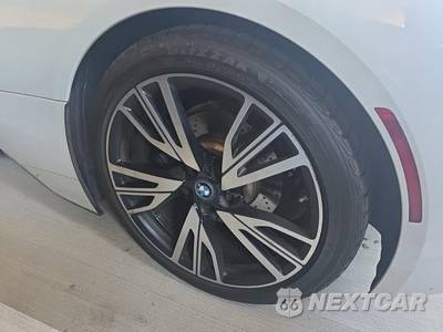 2019 BMW i8 Coupe PURE IMPULSE WORLD - zdjęcie 11 z 27 - miniatura