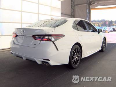 2021 Toyota Camry SE - zdjęcie 4 z 19 - miniatura