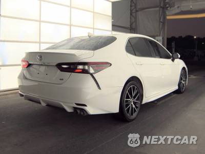 2021 Toyota Camry SE - zdjęcie 4 z 23 - miniatura