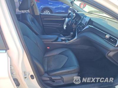 2021 Toyota Camry SE - zdjęcie 8 z 23 - miniatura