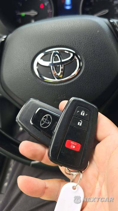 2019 Toyota C-HR XLE - zdjęcie 18 z 33 - miniatura