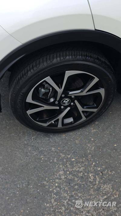 2019 Toyota C-HR XLE - zdjęcie 33 z 33 - miniatura