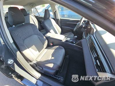 2026 Toyota Camry LE - zdjęcie 8 z 30 - miniatura