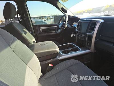 2024 Ram 1500 Classic Warlock Crew Cab Short Bed - zdjęcie 8 z 22 - miniatura