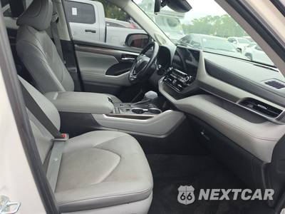 2021 Toyota Highlander Hybrid Limited - zdjęcie 8 z 22 - miniatura