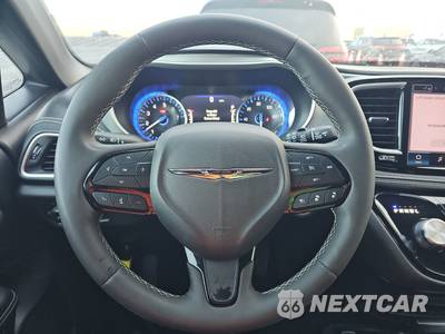 2024 Chrysler Pacifica Touring 121.6" WB - zdjęcie 10 z 36 - miniatura