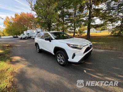 2024 Toyota RAV4 Hybrid LE - zdjęcie 2 z 127 - miniatura