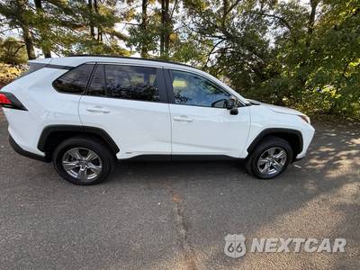 2024 Toyota RAV4 Hybrid LE - zdjęcie 4 z 127 - miniatura