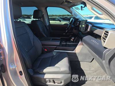 2024 Toyota Tundra SR5 Crew Cab Short Bed - zdjęcie 8 z 25 - miniatura