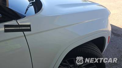 2022 Jeep Grand Cherokee Summit - zdjęcie 23 z 30 - miniatura