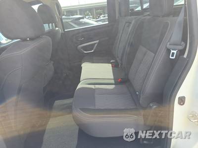 2023 Nissan TITAN SV Crew Cab Short Bed - zdjęcie 13 z 17 - miniatura