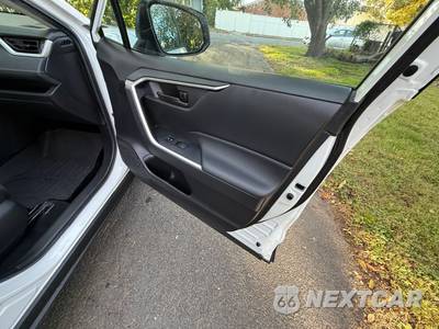 2024 Toyota RAV4 Hybrid LE - zdjęcie 104 z 127 - miniatura