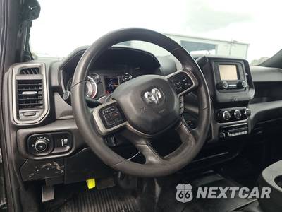 2022 Ram 3500 Cab Chassis Tradesman Crew Cab DRW - zdjęcie 10 z 37 - miniatura