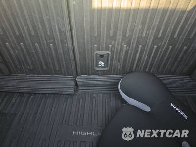 2021 Toyota Highlander LE - zdjęcie 18 z 25 - miniatura