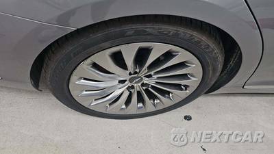 2018 Genesis G90 5.0 Ultimate - zdjęcie 26 z 42 - miniatura