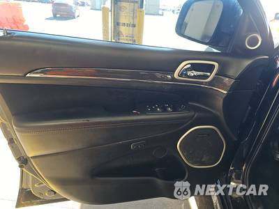 2020 Jeep Grand Cherokee SRT - zdjęcie 9 z 31 - miniatura