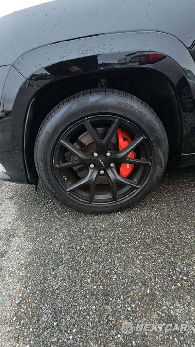 2020 Jeep Grand Cherokee SRT - zdjęcie 30 z 31 - miniatura
