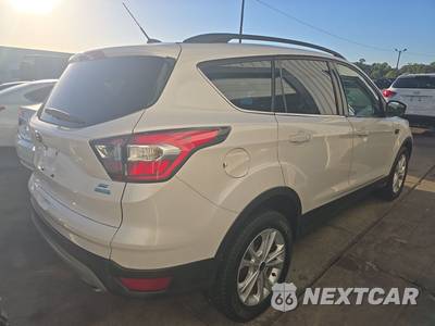 2017 Ford Escape SE - zdjęcie 4 z 22 - miniatura