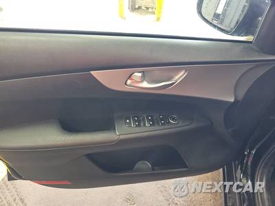 2023 Kia Forte LXS - zdjęcie 9 z 38 - miniatura