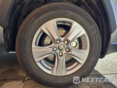 2025 Toyota RAV4 XLE - zdjęcie 9 z 25 - miniatura