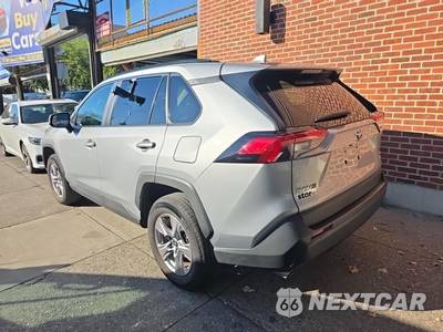 2025 Toyota RAV4 XLE - zdjęcie 6 z 25 - miniatura