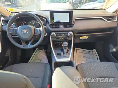 2025 Toyota RAV4 XLE - zdjęcie 14 z 25 - miniatura