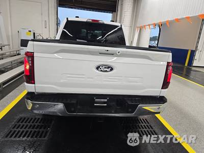 2025 Ford F-150 XLT Crew Cab Short Bed - zdjęcie 5 z 25 - miniatura