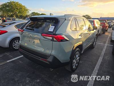 2022 Toyota RAV4 XLE Premium - zdjęcie 4 z 17 - miniatura