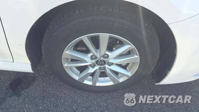 2025 Toyota Camry LE - zdjęcie 23 z 33 - miniatura
