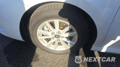 2025 Toyota Camry LE - zdjęcie 25 z 33 - miniatura