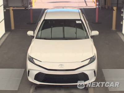 2025 Toyota Camry LE - zdjęcie 2 z 33 - miniatura