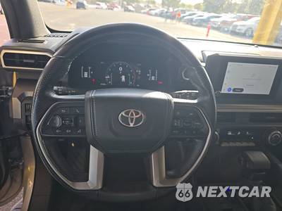 2025 Toyota 4Runner SR5 - zdjęcie 10 z 31 - miniatura