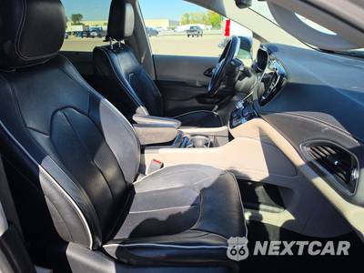 2022 Chrysler Pacifica Limited 121.6" WB - zdjęcie 8 z 26 - miniatura