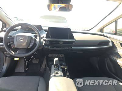 2026 Toyota Prius LE - zdjęcie 11 z 26 - miniatura