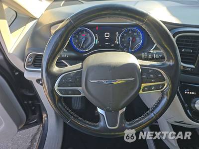 2021 Chrysler Pacifica Touring L 121.6" WB - zdjęcie 10 z 28 - miniatura