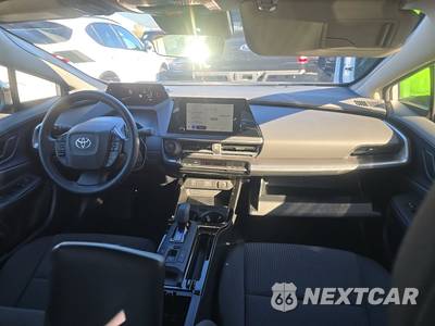 2026 Toyota Prius LE - zdjęcie 11 z 21 - miniatura