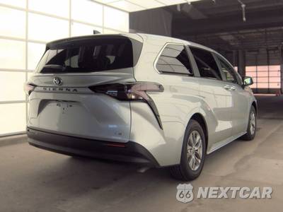2025 Toyota Sienna LE 8-Passenger 120.5" WB - zdjęcie 4 z 25 - miniatura