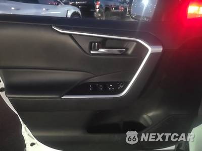 2025 Toyota RAV4 Hybrid XLE - zdjęcie 9 z 29 - miniatura