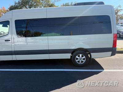 2023 Mercedes-Benz Sprinter 2500 Passenger Van High Roof 170.0" WB - zdjęcie 23 z 82 - miniatura