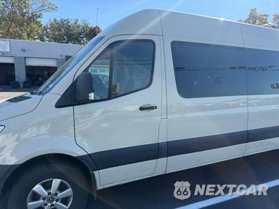 2023 Mercedes-Benz Sprinter 2500 Passenger Van High Roof 170.0" WB - zdjęcie 24 z 82 - miniatura