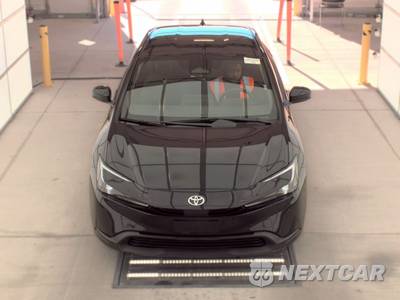 2026 Toyota Prius LE - zdjęcie 2 z 27 - miniatura