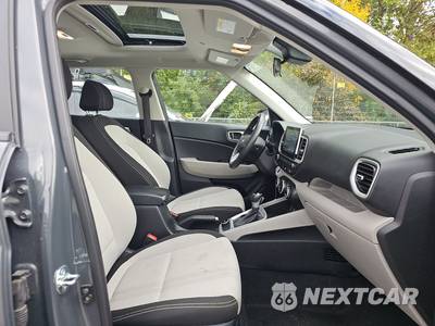 2025 Hyundai Venue SEL - zdjęcie 8 z 36 - miniatura